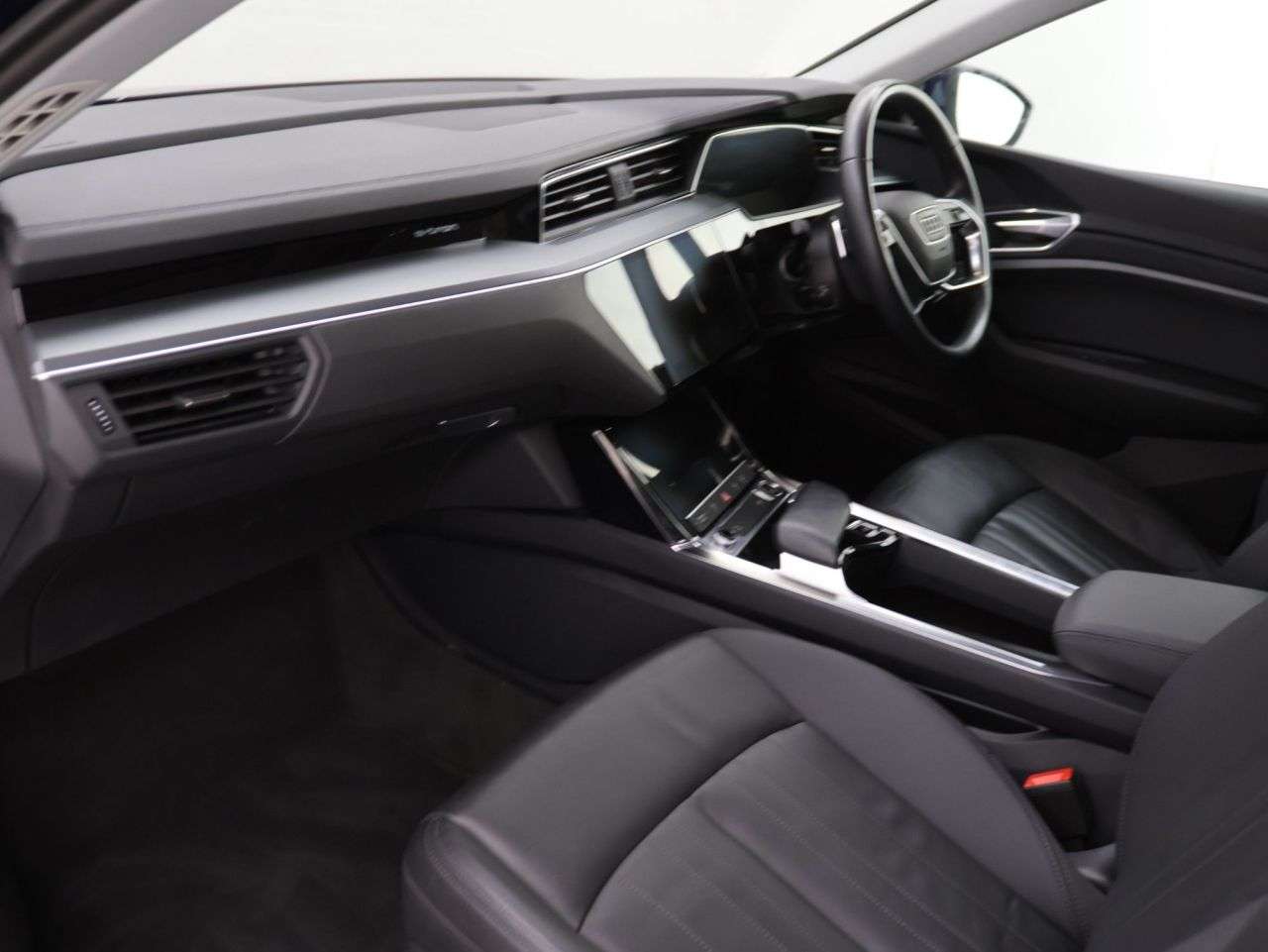 2022 AUDI E-TRON 2022 AUDI E-TRON