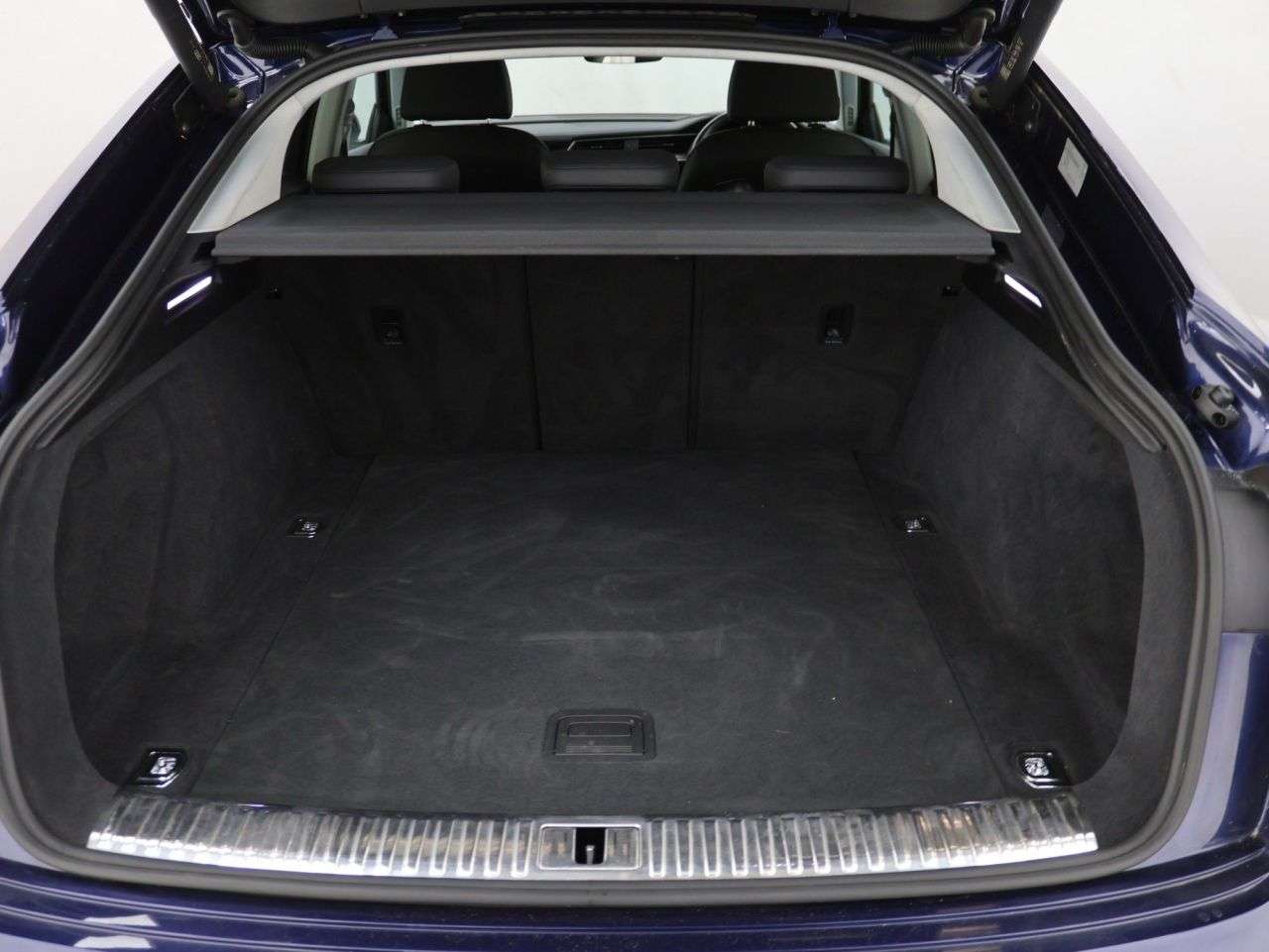 2022 AUDI E-TRON 2022 AUDI E-TRON