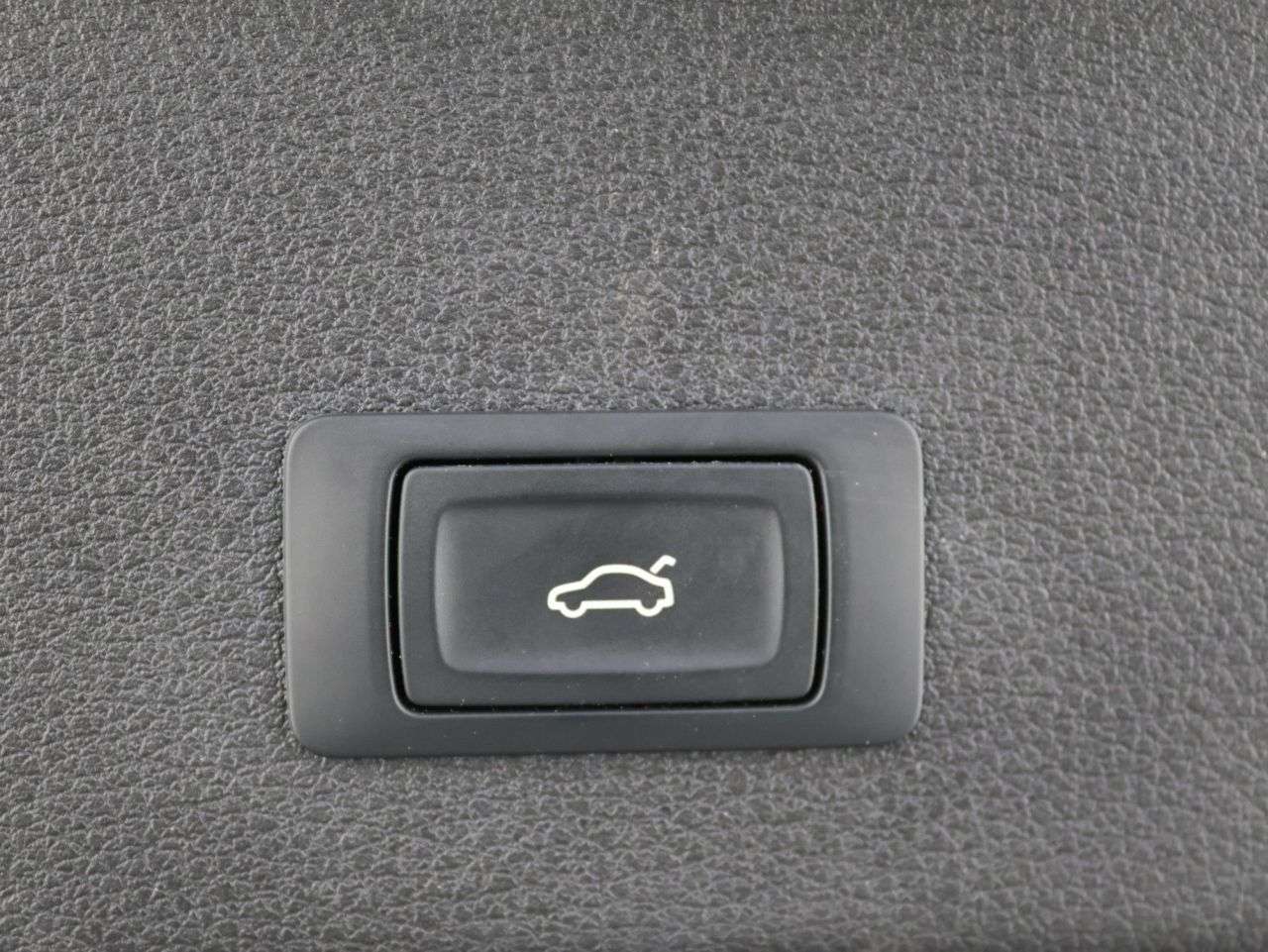 2022 AUDI E-TRON 2022 AUDI E-TRON