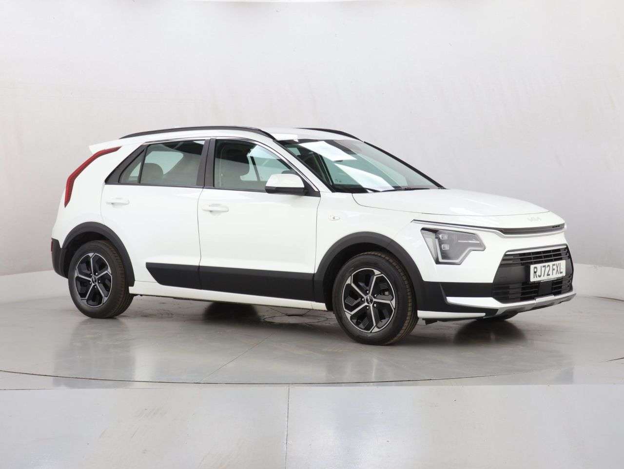 A 2022 KIA NIRO 1.6h GDi 2 SUV 5dr Petrol Hybrid DCT Euro 6 (s/s) (139 bhp) A 2022 KIA NIRO 1.6h GDi 2 SUV 5dr Petrol Hybrid DCT Euro 6 (s/s) (139 bhp)
