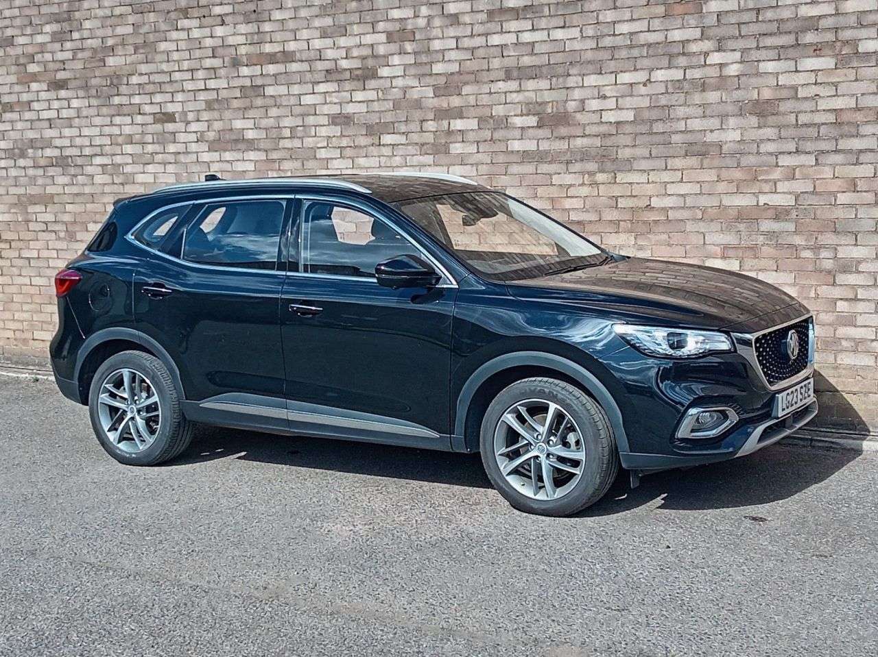 A 2023 MG MG HS 1.5 T-GDI 16.6kWh Excite SUV 5dr Petrol Plug-in Hybrid Auto Euro 6 (s/s) (2 A 2023 MG MG HS 1.5 T-GDI 16.6kWh Excite SUV 5dr Petrol Plug-in Hybrid Auto Euro 6 (s/s) (2