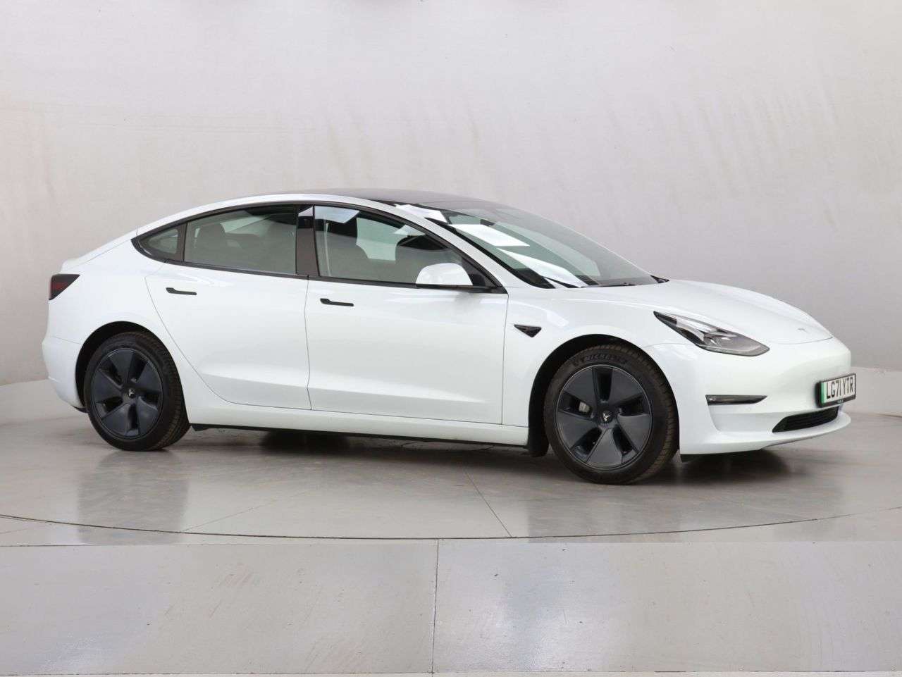 A 2021 TESLA MODEL 3 (Dual Motor) Long Range Saloon 4dr Electric Auto 4WDE (346 ps) A 2021 TESLA MODEL 3 (Dual Motor) Long Range Saloon 4dr Electric Auto 4WDE (346 ps)
