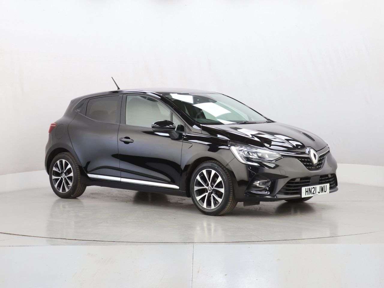 A 2021 RENAULT CLIO 1.0 TCe Iconic Hatchback 5dr Petrol Manual Euro 6 (s/s) (100 ps) A 2021 RENAULT CLIO 1.0 TCe Iconic Hatchback 5dr Petrol Manual Euro 6 (s/s) (100 ps)