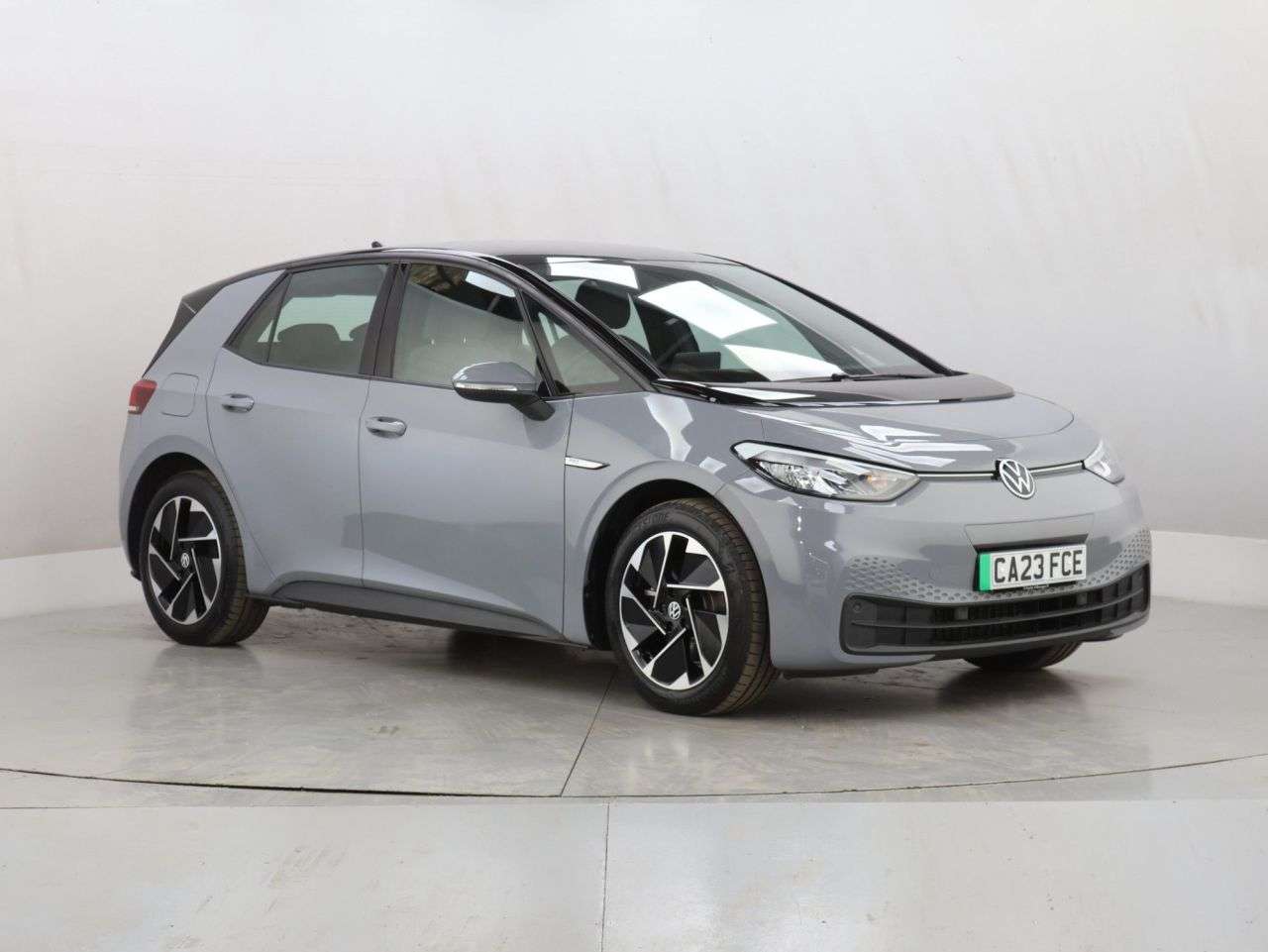 A 2023 VOLKSWAGEN ID3 Pro Performance 58kWh Life Hatchback 5dr Electric Auto (204 ps) A 2023 VOLKSWAGEN ID3 Pro Performance 58kWh Life Hatchback 5dr Electric Auto (204 ps)