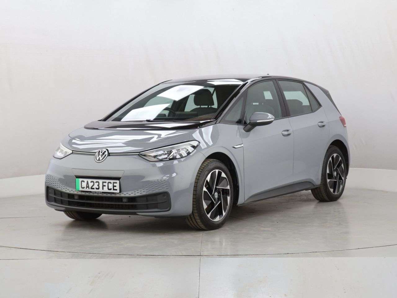 A 2023 VOLKSWAGEN ID3 Pro Performance 58kWh Life Hatchback 5dr Electric Auto (204 ps) A 2023 VOLKSWAGEN ID3 Pro Performance 58kWh Life Hatchback 5dr Electric Auto (204 ps)