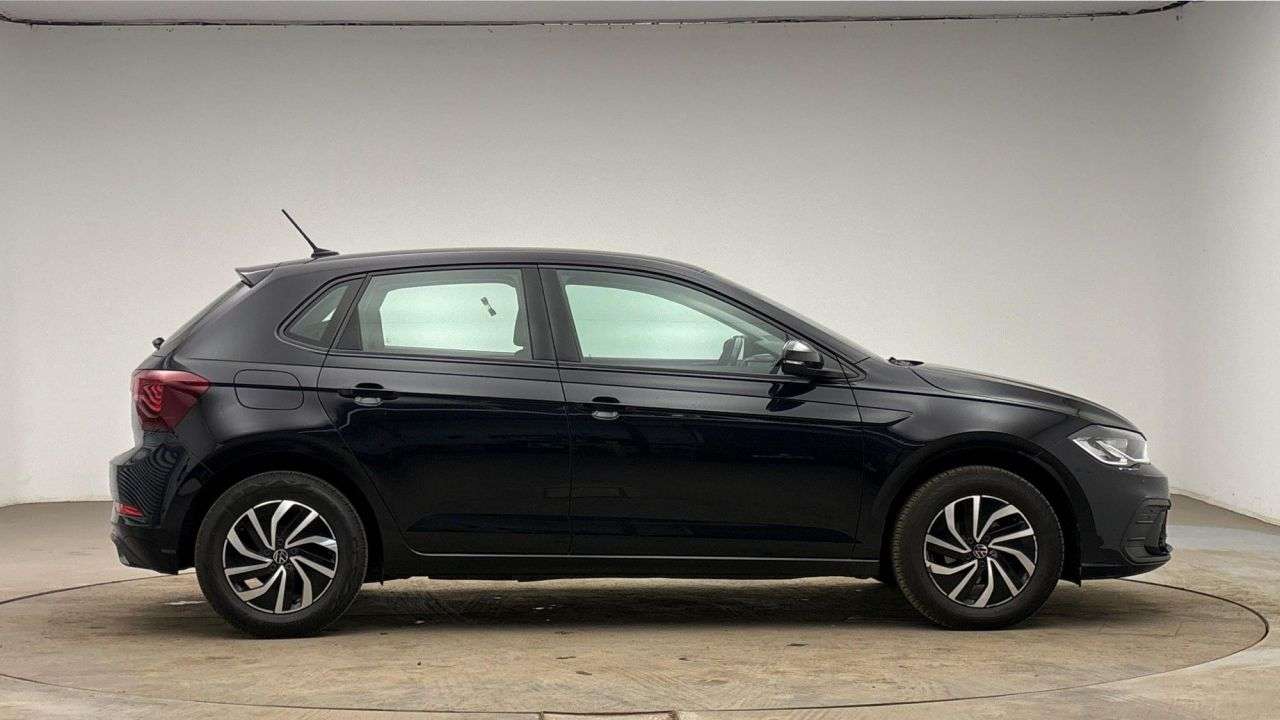 A 2022 VOLKSWAGEN POLO 1.0 EVO Life Hatchback 5dr Petrol Manual Euro 6 (s/s) (80 ps) A 2022 VOLKSWAGEN POLO 1.0 EVO Life Hatchback 5dr Petrol Manual Euro 6 (s/s) (80 ps)