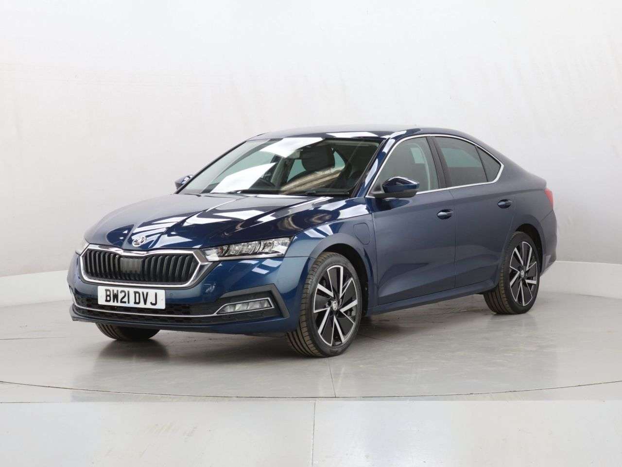A 2021 SKODA OCTAVIA 1.4 TSI iV 13kWh SE L Hatchback 5dr Petrol Plug-in Hybrid DSG Euro 6 (s/s) A 2021 SKODA OCTAVIA 1.4 TSI iV 13kWh SE L Hatchback 5dr Petrol Plug-in Hybrid DSG Euro 6 (s/s)