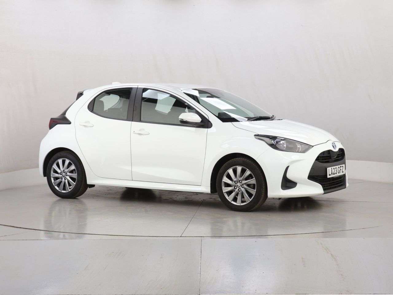 A 2023 TOYOTA YARIS 1.5 VVT-h Icon Hatchback 5dr Petrol Hybrid E-CVT Euro 6 (s/s) (116 ps) A 2023 TOYOTA YARIS 1.5 VVT-h Icon Hatchback 5dr Petrol Hybrid E-CVT Euro 6 (s/s) (116 ps)