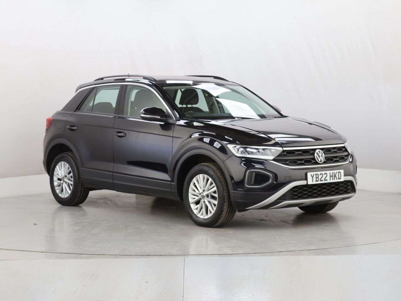 A 2022 VOLKSWAGEN T-ROC 1.5 TSI Life SUV 5dr Petrol DSG Euro 6 (s/s) (150 ps) A 2022 VOLKSWAGEN T-ROC 1.5 TSI Life SUV 5dr Petrol DSG Euro 6 (s/s) (150 ps)