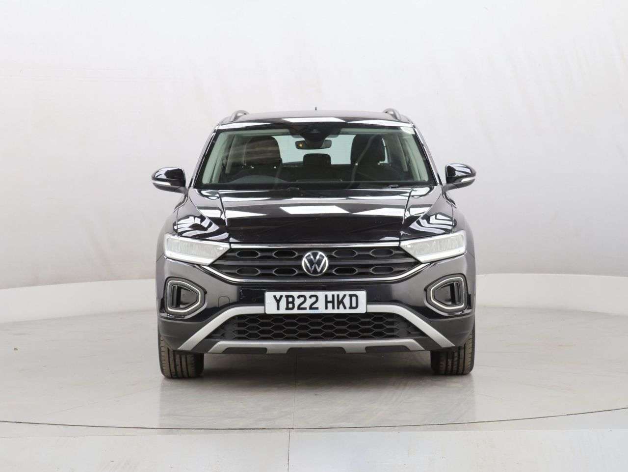 A 2022 VOLKSWAGEN T-ROC 1.5 TSI Life SUV 5dr Petrol DSG Euro 6 (s/s) (150 ps) A 2022 VOLKSWAGEN T-ROC 1.5 TSI Life SUV 5dr Petrol DSG Euro 6 (s/s) (150 ps)