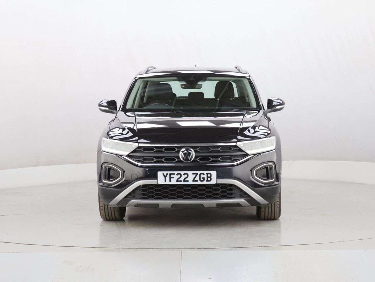 A 2022 VOLKSWAGEN T-ROC 1.5 TSI Life SUV 5dr Petrol DSG Euro 6 (s/s) (150 ps) A 2022 VOLKSWAGEN T-ROC 1.5 TSI Life SUV 5dr Petrol DSG Euro 6 (s/s) (150 ps)
