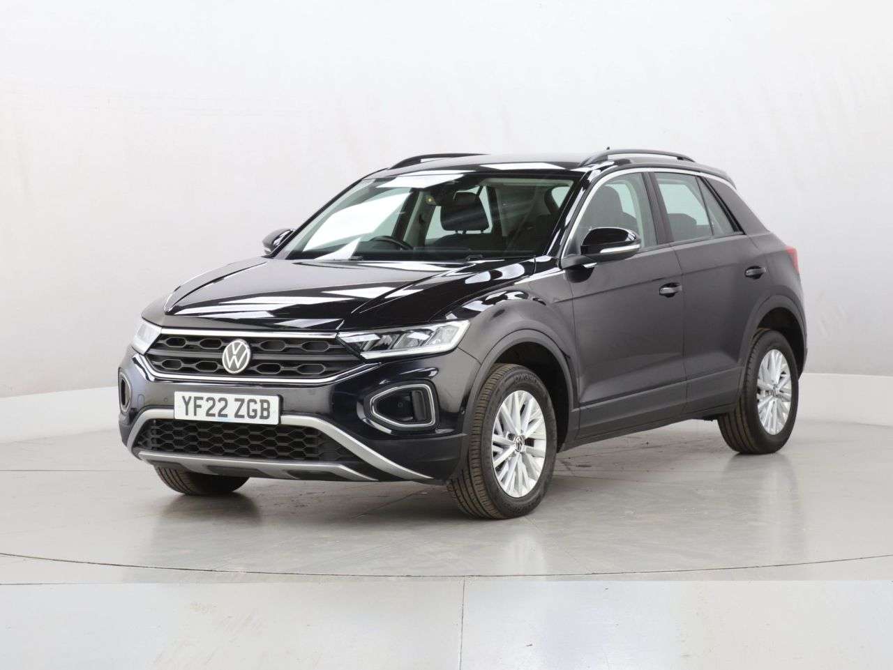 A 2022 VOLKSWAGEN T-ROC 1.5 TSI Life SUV 5dr Petrol DSG Euro 6 (s/s) (150 ps) A 2022 VOLKSWAGEN T-ROC 1.5 TSI Life SUV 5dr Petrol DSG Euro 6 (s/s) (150 ps)