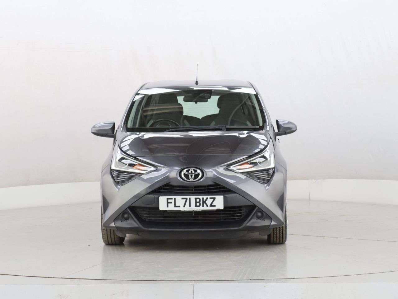 A 2021 TOYOTA AYGO 1.0 VVT-i x-play Hatchback 5dr Petrol Manual Euro 6 (s/s) (71 ps) A 2021 TOYOTA AYGO 1.0 VVT-i x-play Hatchback 5dr Petrol Manual Euro 6 (s/s) (71 ps)