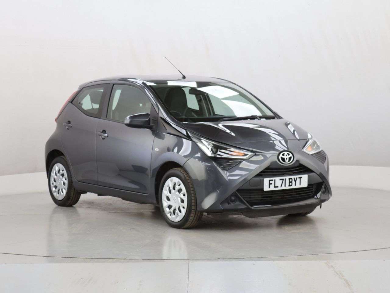 A 2021 TOYOTA AYGO 1.0 VVT-i x-play Hatchback 5dr Petrol Manual Euro 6 (s/s) (71 ps) A 2021 TOYOTA AYGO 1.0 VVT-i x-play Hatchback 5dr Petrol Manual Euro 6 (s/s) (71 ps)