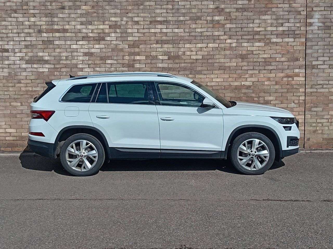 A 2022 SKODA KODIAQ 1.5 TSI ACT SE L SUV 5dr Petrol Manual Euro 6 (s/s) (7 Seat) (150 ps) A 2022 SKODA KODIAQ 1.5 TSI ACT SE L SUV 5dr Petrol Manual Euro 6 (s/s) (7 Seat) (150 ps)