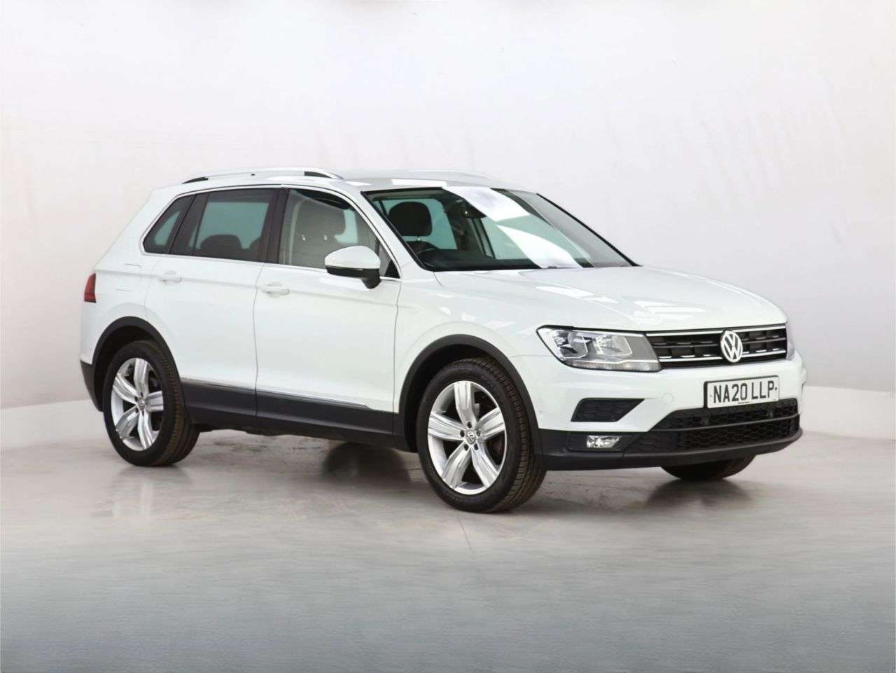 A 2020 VOLKSWAGEN TIGUAN 1.5 TSI EVO Match SUV 5dr Petrol DSG Euro 6 (s/s) (150 ps) A 2020 VOLKSWAGEN TIGUAN 1.5 TSI EVO Match SUV 5dr Petrol DSG Euro 6 (s/s) (150 ps)