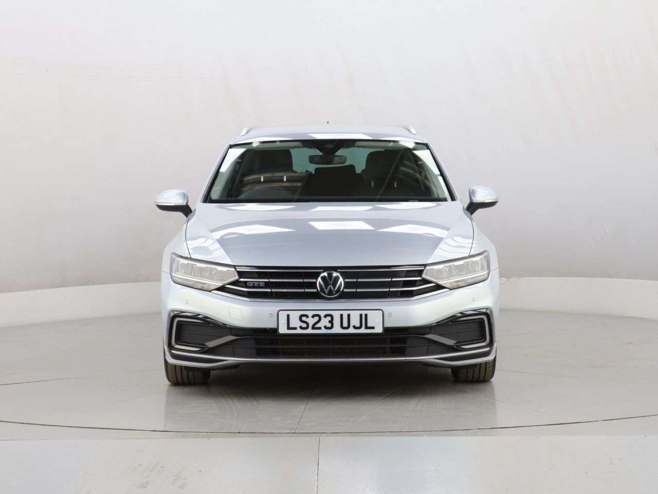 A 2023 VOLKSWAGEN PASSAT 1.4 TSI 13kWh GTE Estate 5dr Petrol Plug-in Hybrid DSG Euro 6 (s/s) (218 ps A 2023 VOLKSWAGEN PASSAT 1.4 TSI 13kWh GTE Estate 5dr Petrol Plug-in Hybrid DSG Euro 6 (s/s) (218 ps