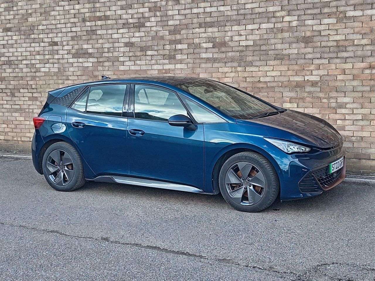 A 2022 CUPRA BORN 58kWh V1 Hatchback 5dr Electric Auto (204 ps) A 2022 CUPRA BORN 58kWh V1 Hatchback 5dr Electric Auto (204 ps)