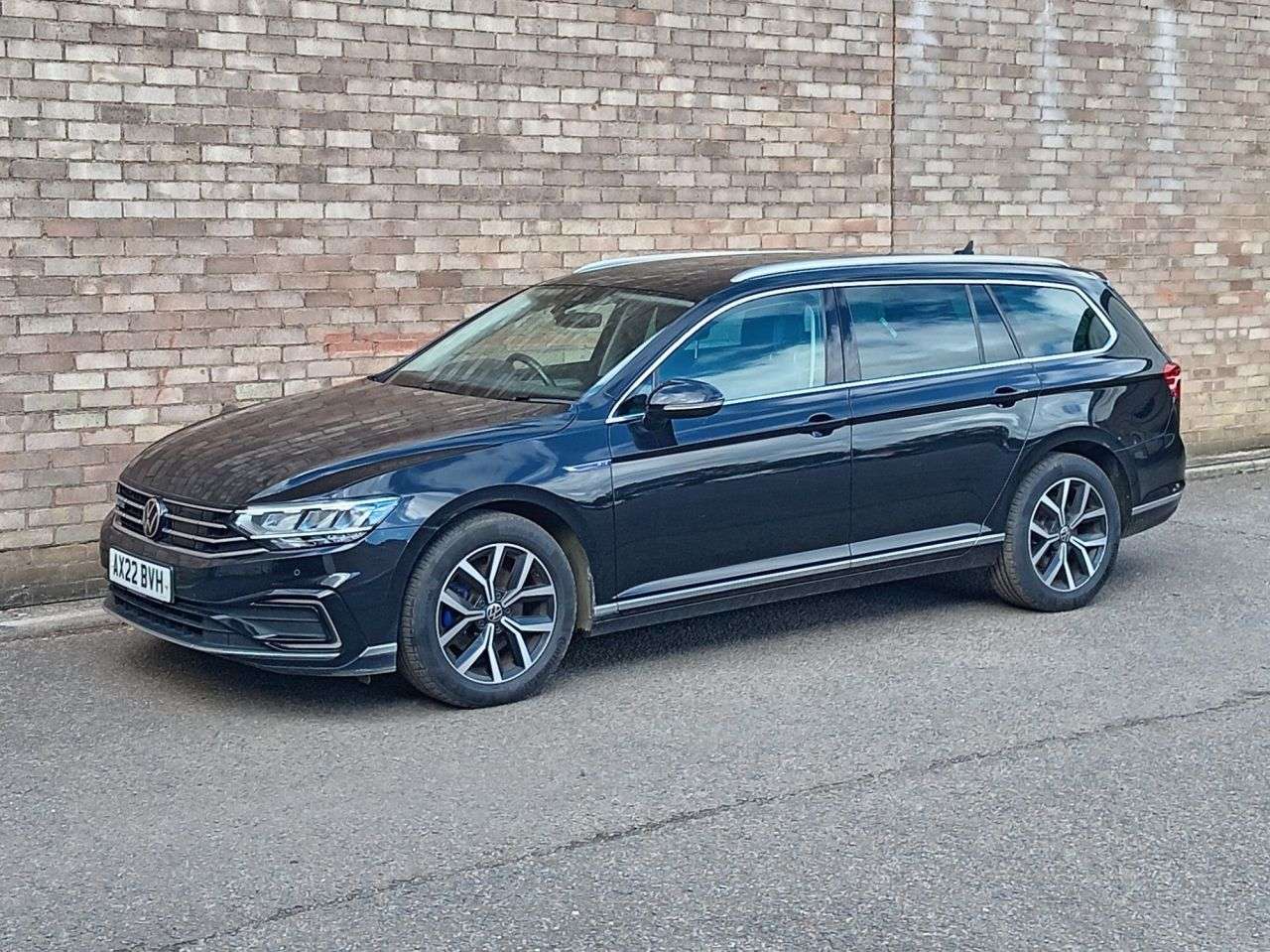 A 2022 VOLKSWAGEN PASSAT 1.4 TSI 13kWh GTE Estate 5dr Petrol Plug-in Hybrid DSG Euro 6 (s/s) (218 ps A 2022 VOLKSWAGEN PASSAT 1.4 TSI 13kWh GTE Estate 5dr Petrol Plug-in Hybrid DSG Euro 6 (s/s) (218 ps