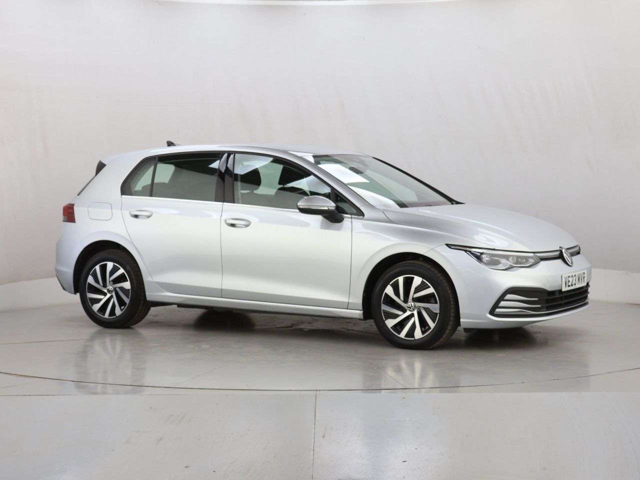 A 2023 VOLKSWAGEN GOLF 1.4 TSI 13kWh Style Hatchback 5dr Petrol Plug-in Hybrid DSG Euro 6 (s/s) (2 A 2023 VOLKSWAGEN GOLF 1.4 TSI 13kWh Style Hatchback 5dr Petrol Plug-in Hybrid DSG Euro 6 (s/s) (2