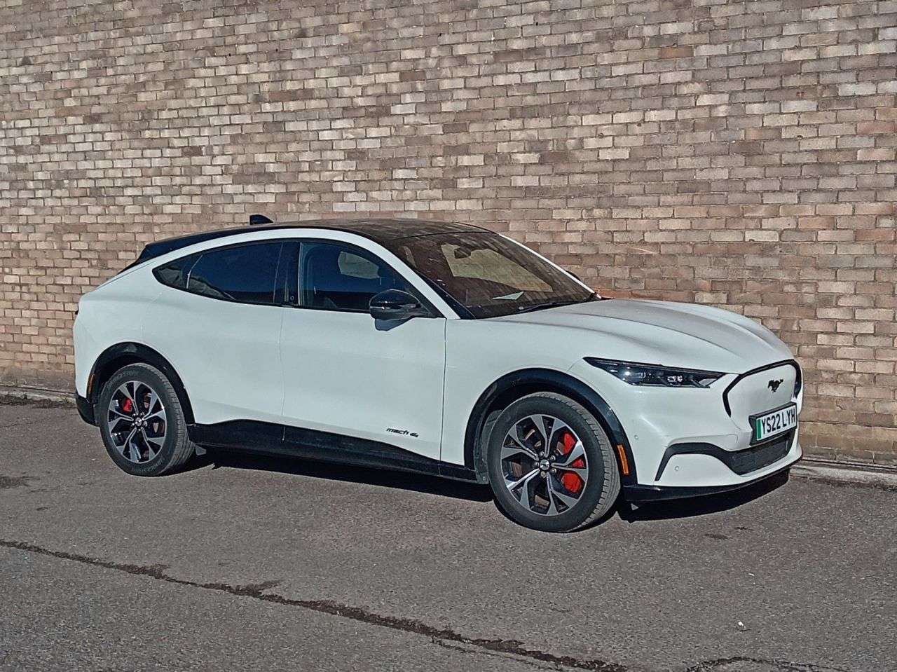 A 2022 FORD MUSTANG MACH-E Standard Range 70kWh SUV 5dr Electric Automatic AWD (269 ps) A 2022 FORD MUSTANG MACH-E Standard Range 70kWh SUV 5dr Electric Automatic AWD (269 ps)