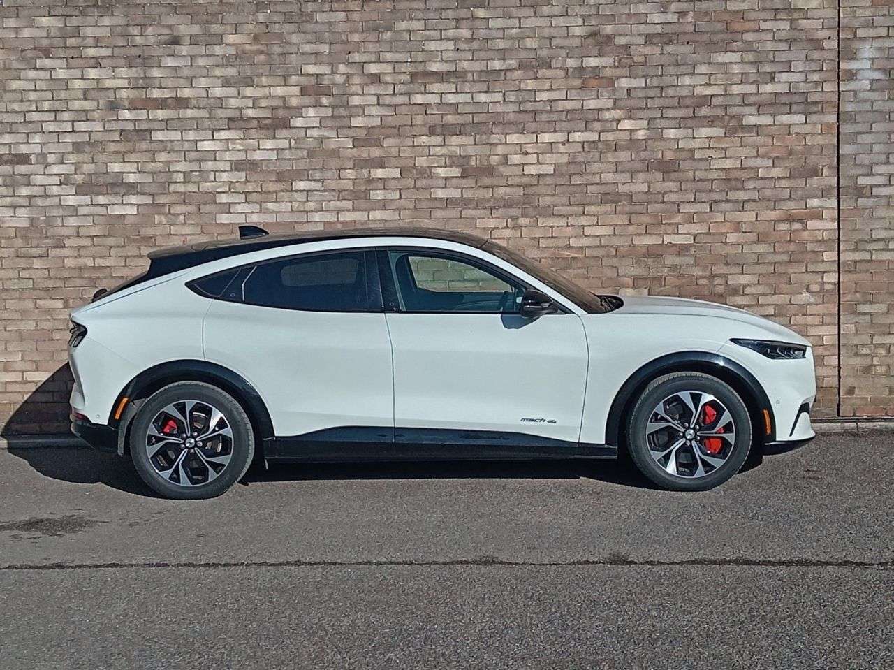 A 2022 FORD MUSTANG MACH-E Standard Range 70kWh SUV 5dr Electric Automatic AWD (269 ps) A 2022 FORD MUSTANG MACH-E Standard Range 70kWh SUV 5dr Electric Automatic AWD (269 ps)