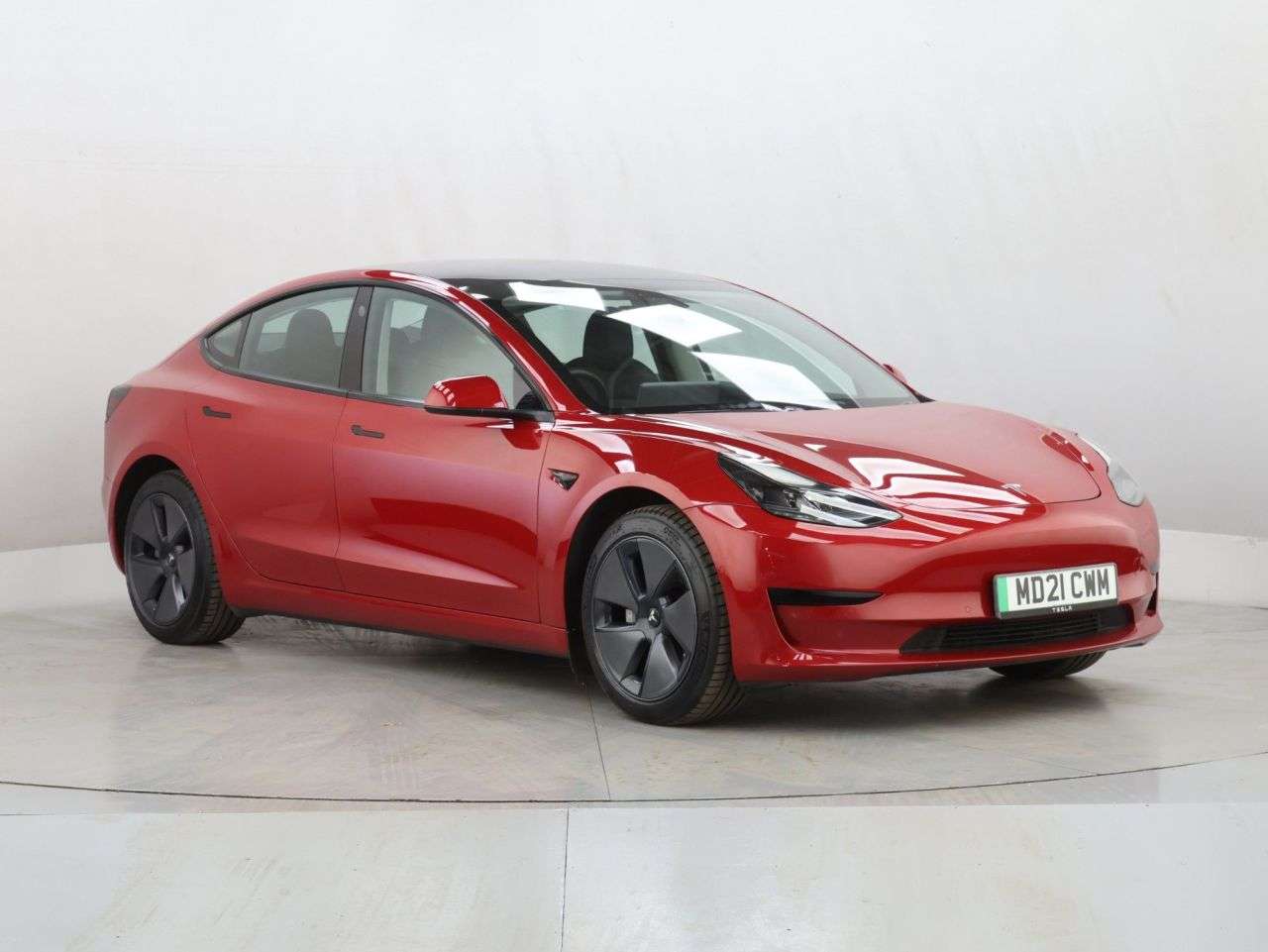 A 2021 TESLA MODEL 3 Standard Range Plus Saloon 4dr Electric Auto RWD (241 bhp) A 2021 TESLA MODEL 3 Standard Range Plus Saloon 4dr Electric Auto RWD (241 bhp)