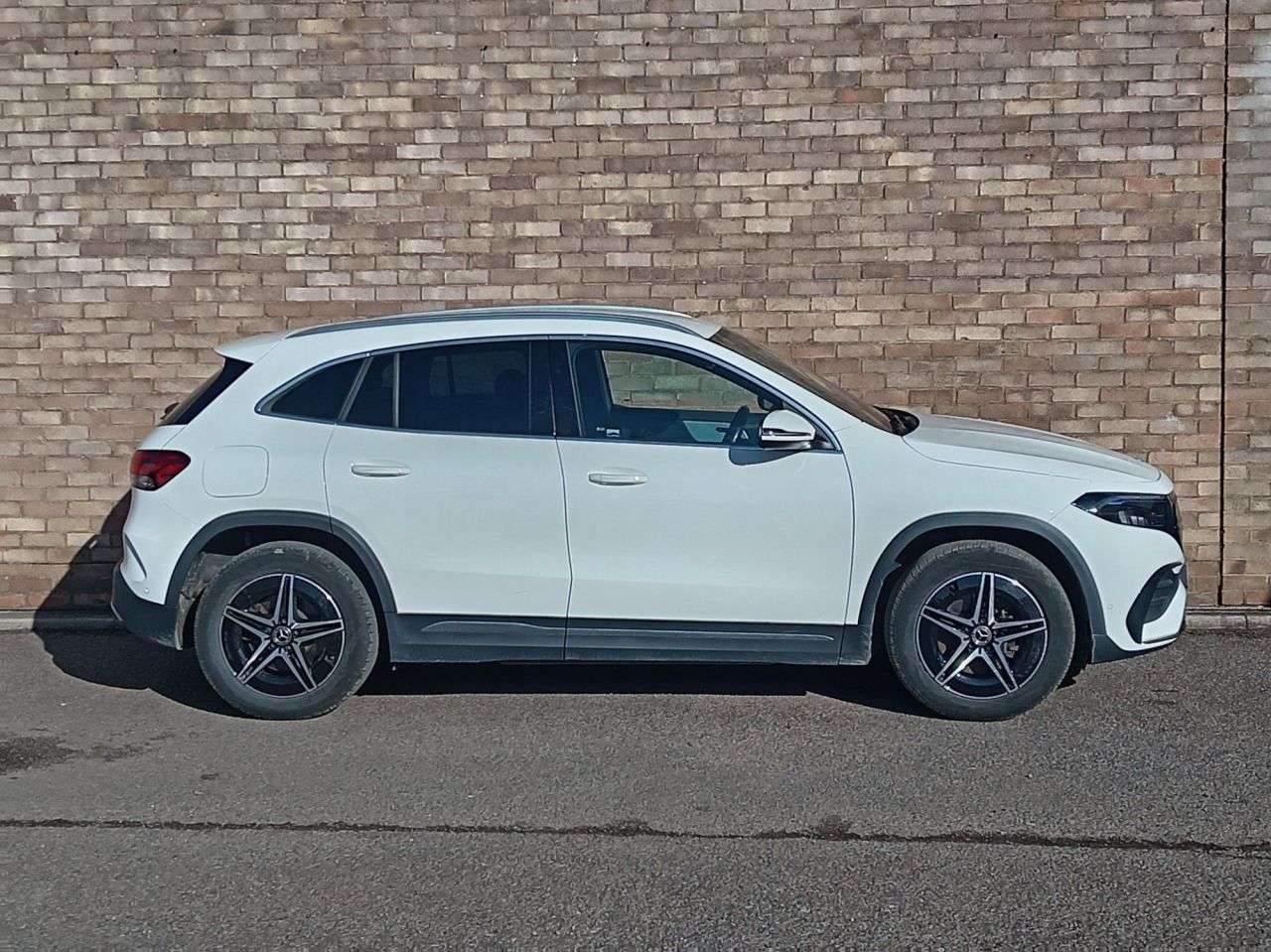 A 2023 MERCEDES-BENZ EQA EQA 250+ 70.5kWh AMG Line SUV 5dr Electric Auto (190 ps) A 2023 MERCEDES-BENZ EQA EQA 250+ 70.5kWh AMG Line SUV 5dr Electric Auto (190 ps)