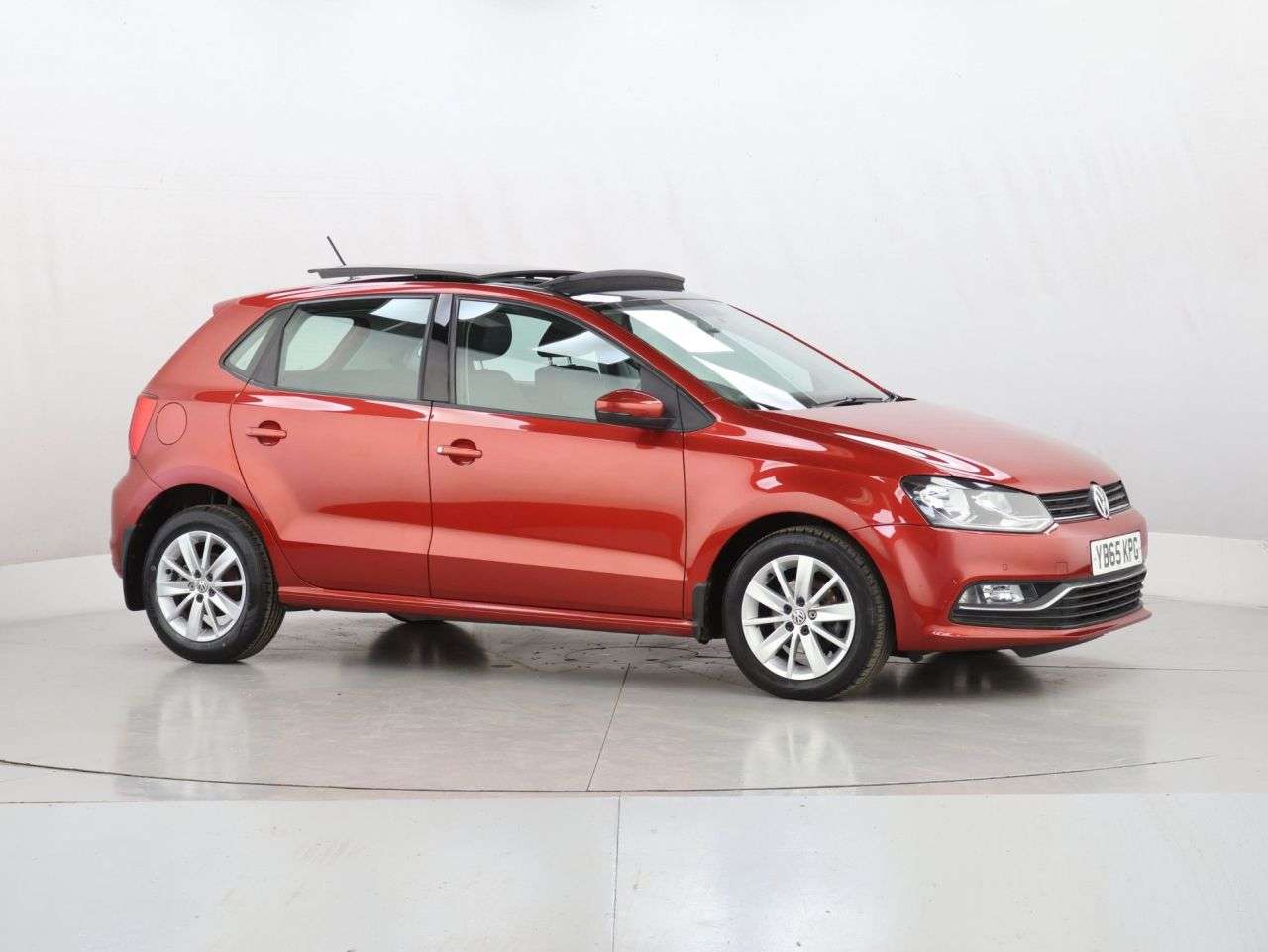 A 2015 VOLKSWAGEN POLO 1.2 TSI BlueMotion Tech SE Hatchback 5dr Petrol Manual Euro 6 (s/s) (90 ps) A 2015 VOLKSWAGEN POLO 1.2 TSI BlueMotion Tech SE Hatchback 5dr Petrol Manual Euro 6 (s/s) (90 ps)