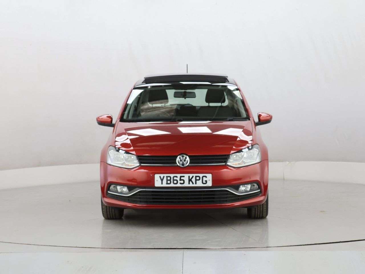A 2015 VOLKSWAGEN POLO 1.2 TSI BlueMotion Tech SE Hatchback 5dr Petrol Manual Euro 6 (s/s) (90 ps) A 2015 VOLKSWAGEN POLO 1.2 TSI BlueMotion Tech SE Hatchback 5dr Petrol Manual Euro 6 (s/s) (90 ps)