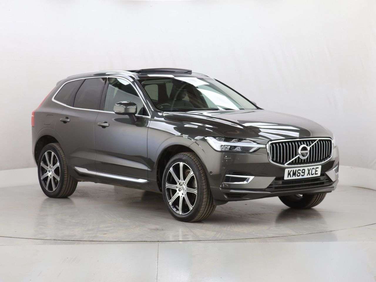 A 2019 VOLVO XC60 2.0h T8 Twin Engine 11.6kWh Inscription Pro SUV 5dr Petrol Plug-in Hybrid A A 2019 VOLVO XC60 2.0h T8 Twin Engine 11.6kWh Inscription Pro SUV 5dr Petrol Plug-in Hybrid A