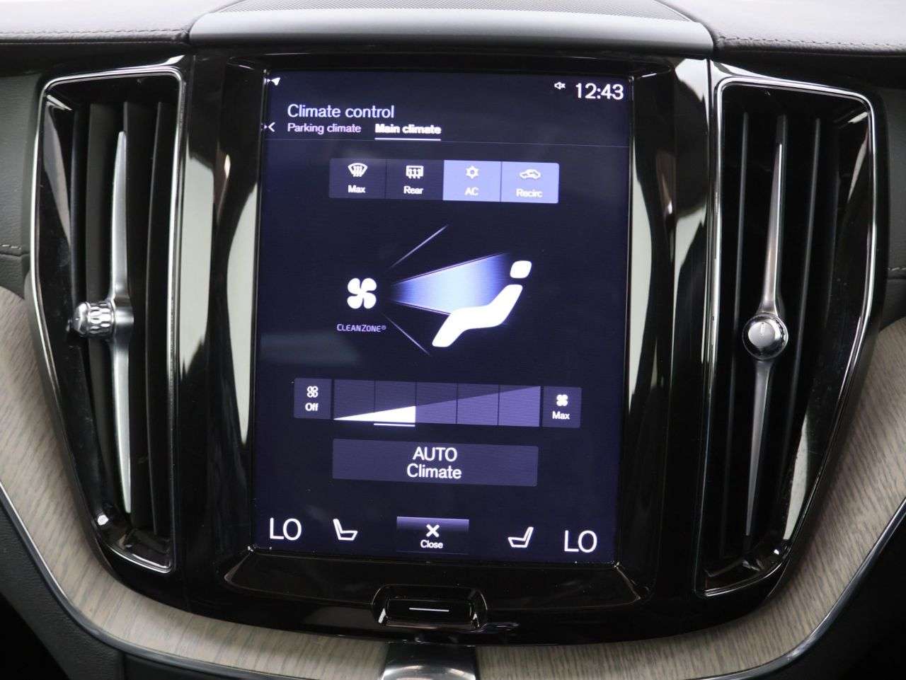2019 VOLVO XC60 2019 VOLVO XC60