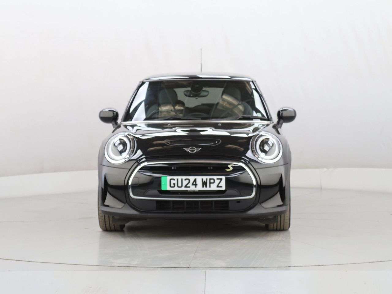 A 2024 MINI ELECTRIC HATCH Cooper SE 32.6kWh Level 2 Hatchback 3dr Electric Auto (184 ps) A 2024 MINI ELECTRIC HATCH Cooper SE 32.6kWh Level 2 Hatchback 3dr Electric Auto (184 ps)