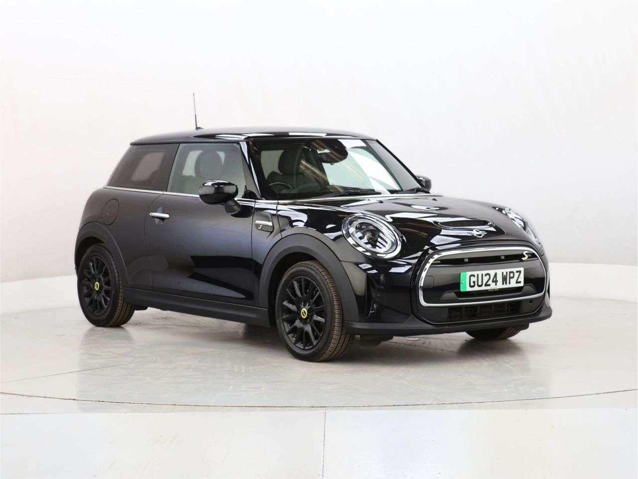 A 2024 MINI ELECTRIC HATCH Cooper SE 32.6kWh Level 2 Hatchback 3dr Electric Auto (184 ps) A 2024 MINI ELECTRIC HATCH Cooper SE 32.6kWh Level 2 Hatchback 3dr Electric Auto (184 ps)