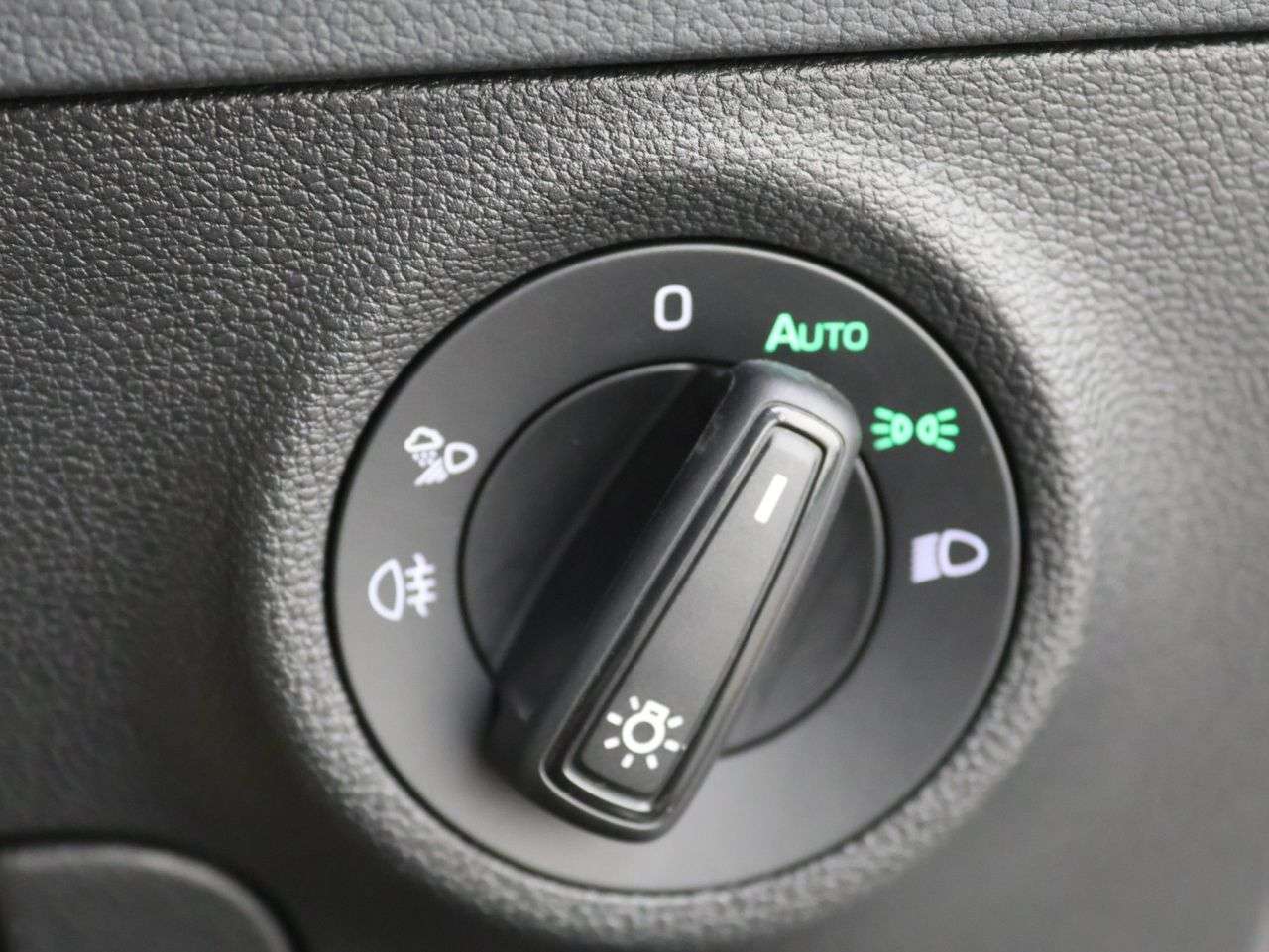 2023 SKODA KAROQ 2023 SKODA KAROQ