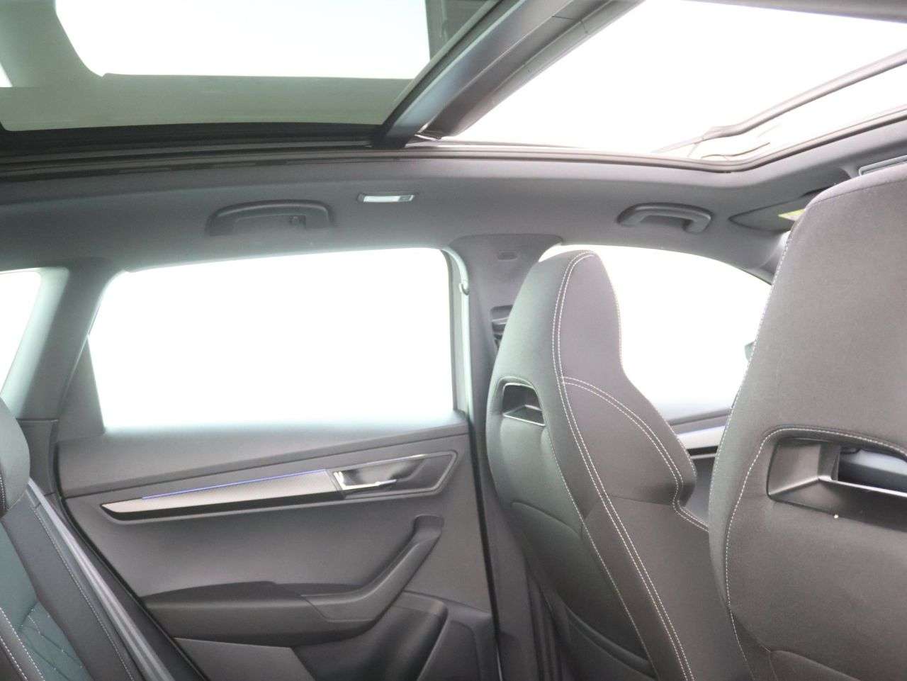 A 2023 SKODA KAROQ 1.5 TSI ACT SportLine SUV 5dr Petrol DSG Euro 6 (s/s) (150 ps) A 2023 SKODA KAROQ 1.5 TSI ACT SportLine SUV 5dr Petrol DSG Euro 6 (s/s) (150 ps)