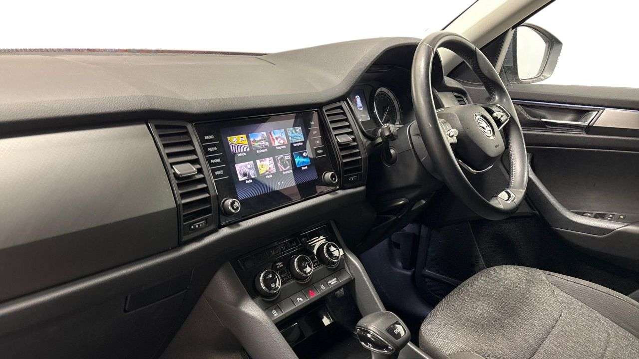 A 2021 SKODA KODIAQ 2.0 TDI SE Drive SUV 5dr Diesel DSG Euro 6 (s/s) (7 Seat) (150 ps) A 2021 SKODA KODIAQ 2.0 TDI SE Drive SUV 5dr Diesel DSG Euro 6 (s/s) (7 Seat) (150 ps)