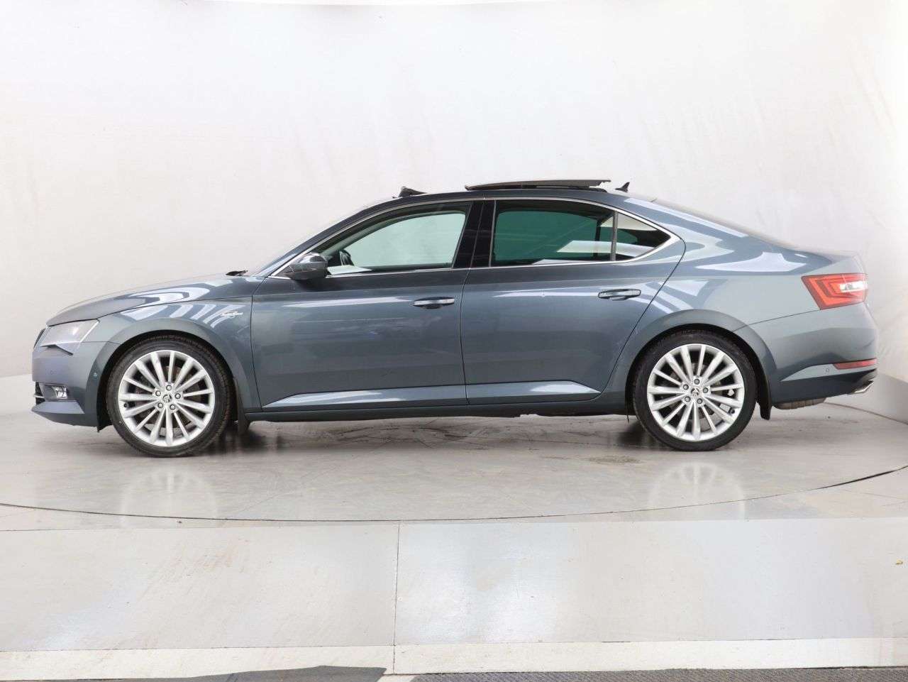 2018 SKODA SUPERB 2018 SKODA SUPERB