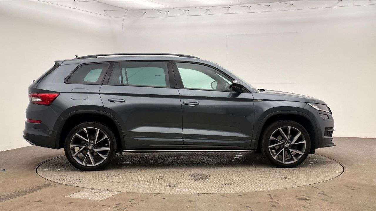 A 2019 SKODA KODIAQ 2.0 TDI SportLine SUV 5dr Diesel DSG 4WD Euro 6 (s/s) (7 Seat) (150 ps) A 2019 SKODA KODIAQ 2.0 TDI SportLine SUV 5dr Diesel DSG 4WD Euro 6 (s/s) (7 Seat) (150 ps)