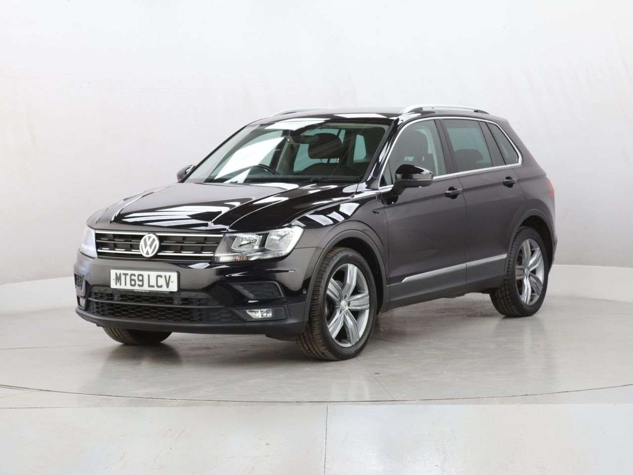 A 2019 VOLKSWAGEN TIGUAN 1.5 TSI EVO Match SUV 5dr Petrol DSG Euro 6 (s/s) (150 ps) A 2019 VOLKSWAGEN TIGUAN 1.5 TSI EVO Match SUV 5dr Petrol DSG Euro 6 (s/s) (150 ps)