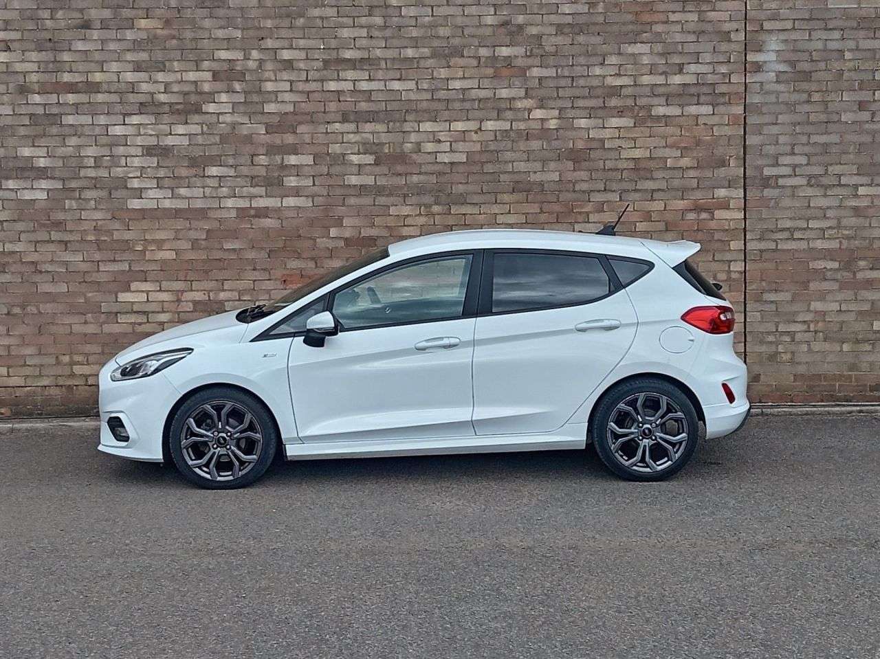 A 2020 FORD FIESTA 1.0T EcoBoost ST-Line Edition Hatchback 5dr Petrol Manual Euro 6 (s/s) (95 A 2020 FORD FIESTA 1.0T EcoBoost ST-Line Edition Hatchback 5dr Petrol Manual Euro 6 (s/s) (95
