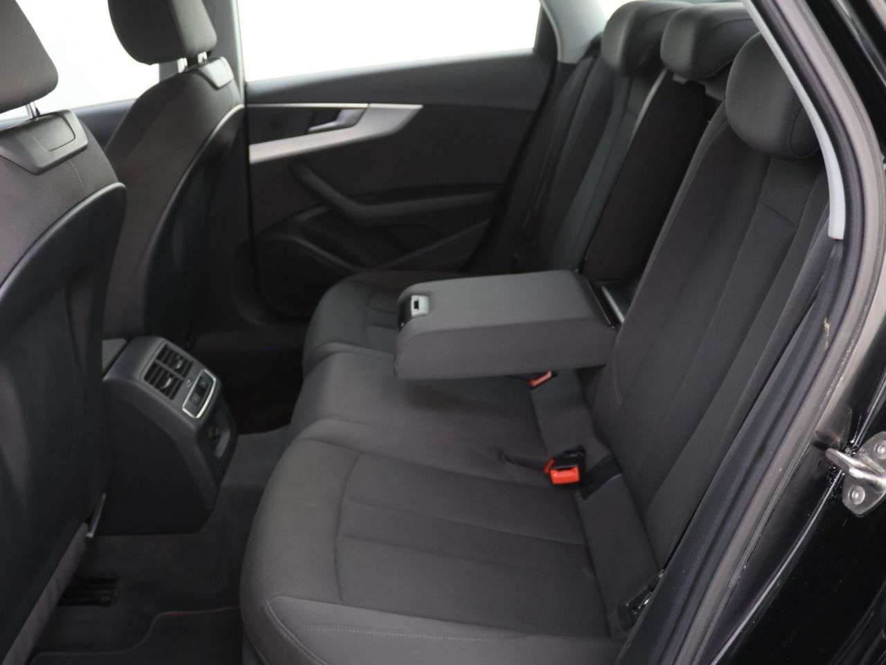 2016 AUDI A4 2016 AUDI A4