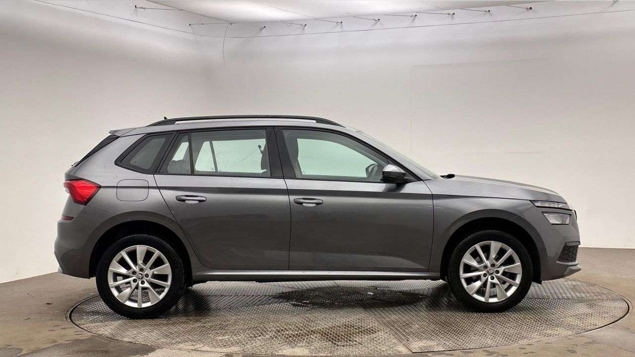 A 2022 SKODA KAMIQ 1.0 TSI SE SUV 5dr Petrol DSG Euro 6 (s/s) (110 ps) A 2022 SKODA KAMIQ 1.0 TSI SE SUV 5dr Petrol DSG Euro 6 (s/s) (110 ps)