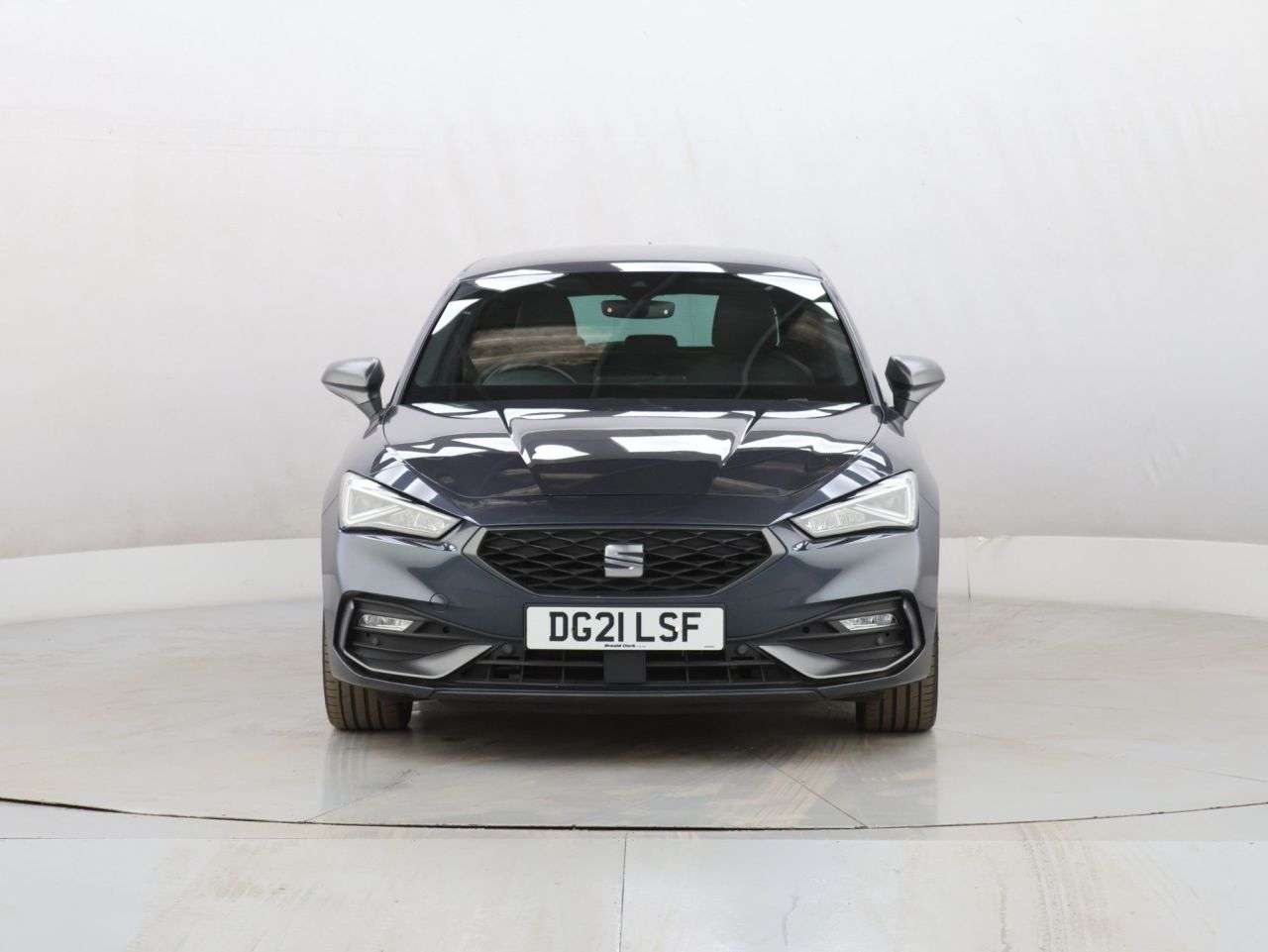 A 2021 SEAT LEON 1.5 TSI EVO FR Sport Hatchback 5dr Petrol Manual Euro 6 (s/s) (150 ps) A 2021 SEAT LEON 1.5 TSI EVO FR Sport Hatchback 5dr Petrol Manual Euro 6 (s/s) (150 ps)