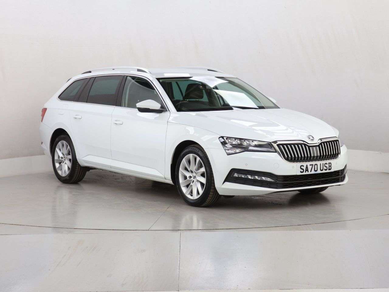 A 2020 SKODA SUPERB 1.6 TDI SE Technology Estate 5dr Diesel DSG Euro 6 (s/s) (120 ps) A 2020 SKODA SUPERB 1.6 TDI SE Technology Estate 5dr Diesel DSG Euro 6 (s/s) (120 ps)