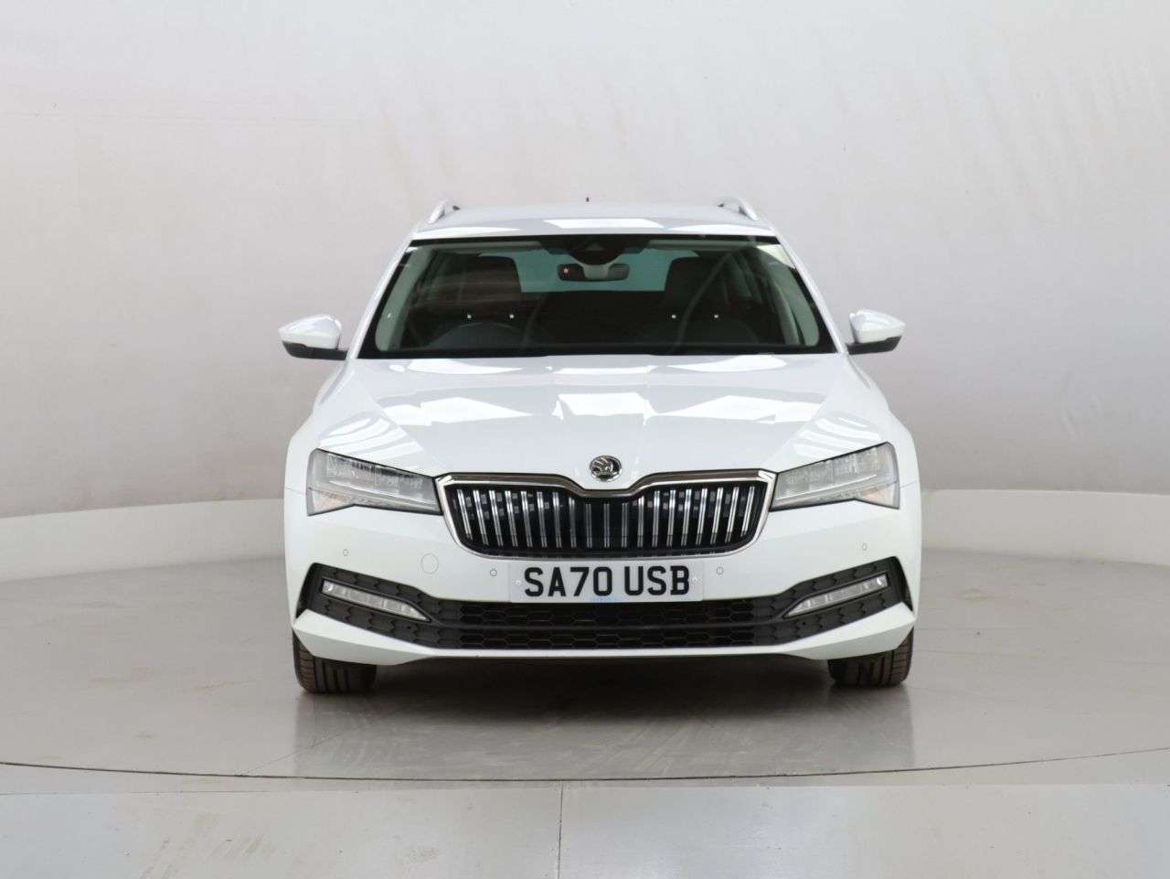 A 2020 SKODA SUPERB 1.6 TDI SE Technology Estate 5dr Diesel DSG Euro 6 (s/s) (120 ps) A 2020 SKODA SUPERB 1.6 TDI SE Technology Estate 5dr Diesel DSG Euro 6 (s/s) (120 ps)