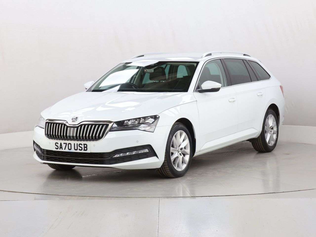 A 2020 SKODA SUPERB 1.6 TDI SE Technology Estate 5dr Diesel DSG Euro 6 (s/s) (120 ps) A 2020 SKODA SUPERB 1.6 TDI SE Technology Estate 5dr Diesel DSG Euro 6 (s/s) (120 ps)