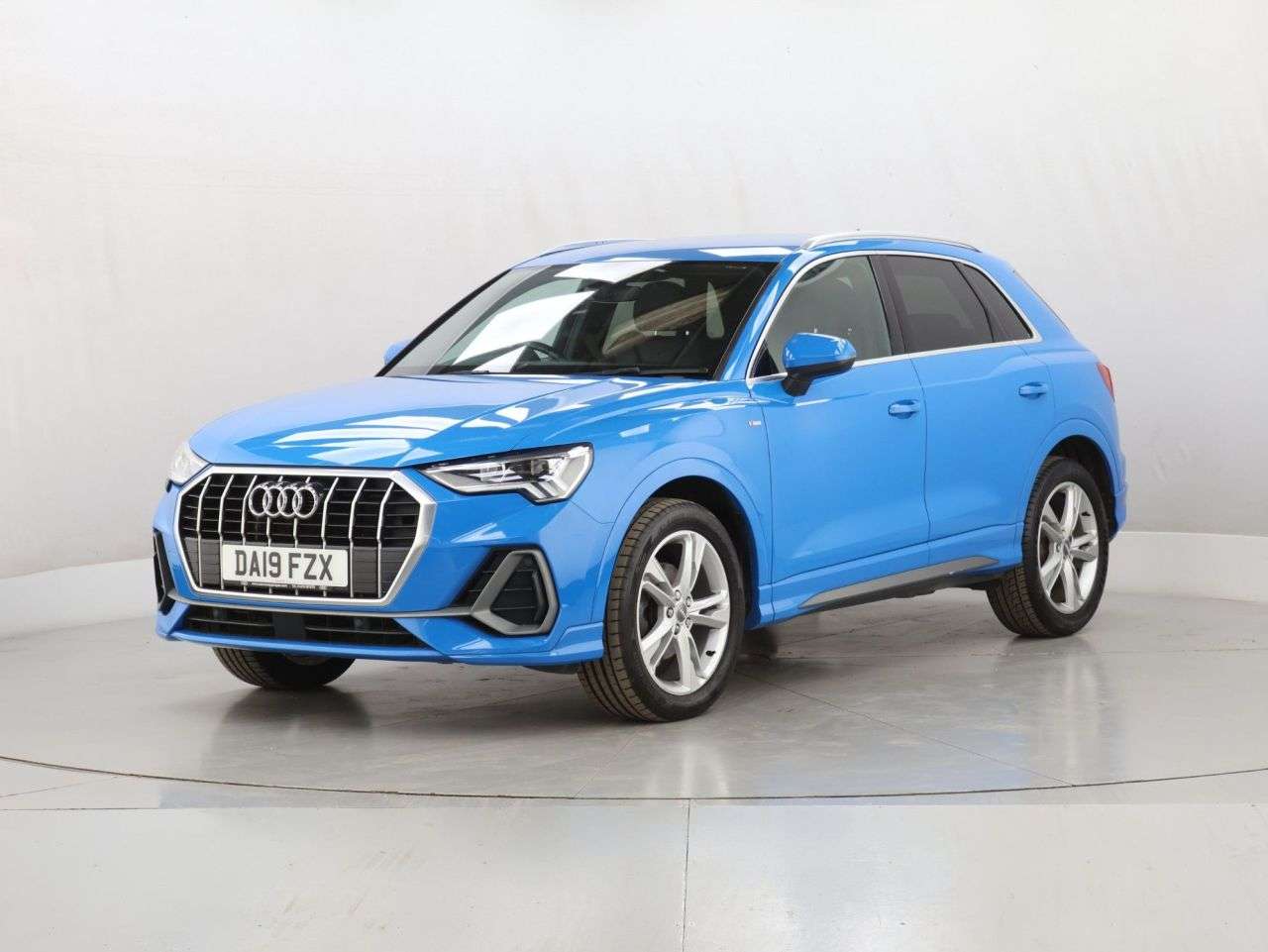 A 2019 AUDI Q3 1.5 TFSI CoD 35 S line SUV 5dr Petrol Manual Euro 6 (s/s) (150 ps) A 2019 AUDI Q3 1.5 TFSI CoD 35 S line SUV 5dr Petrol Manual Euro 6 (s/s) (150 ps)