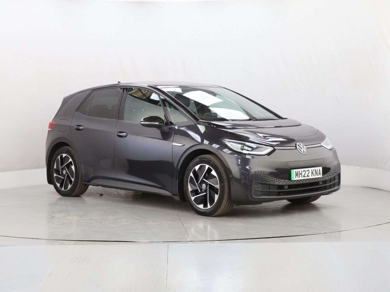 A 2022 VOLKSWAGEN ID3 Pro 58kWh Family Hatchback 5dr Electric Auto (145 ps) A 2022 VOLKSWAGEN ID3 Pro 58kWh Family Hatchback 5dr Electric Auto (145 ps)