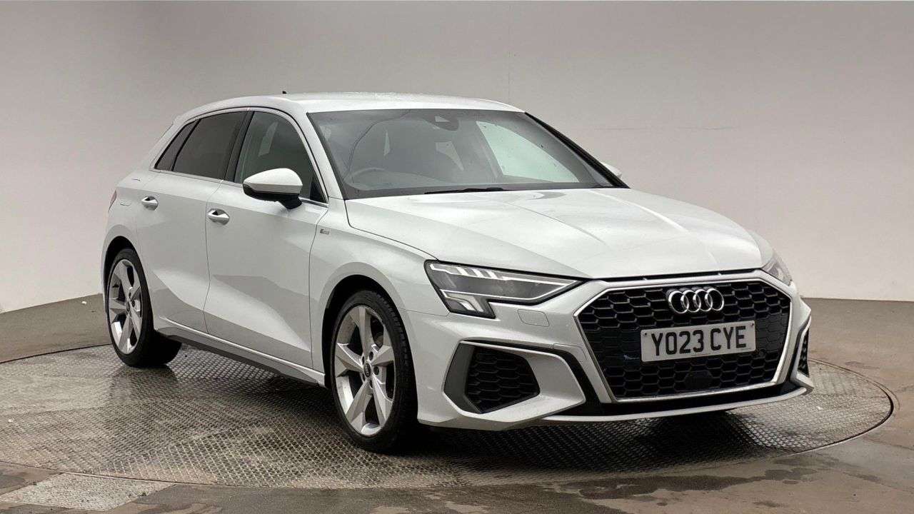A 2023 AUDI A3 1.5 TFSI 35 S line Sportback 5dr Petrol Manual Euro 6 (s/s) (150 ps) A 2023 AUDI A3 1.5 TFSI 35 S line Sportback 5dr Petrol Manual Euro 6 (s/s) (150 ps)